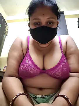 Curvy Trisha online show from 03.17.26