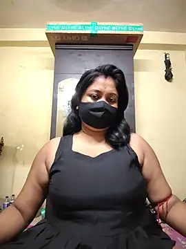 Snapshot of Curvy_Trisha chatting on 06.23.26 Curvy Trisha online show from 06.23.26