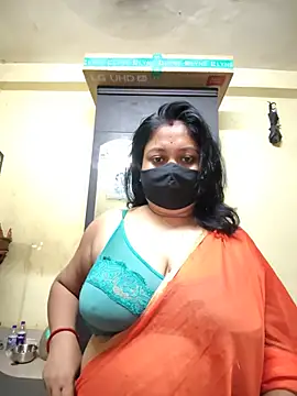 Snapshot of Curvy_Trisha chatting on 06.24.26 Curvy Trisha online show from 06.24.26