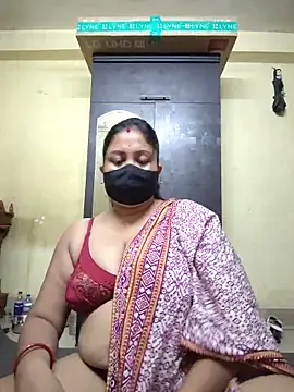 Snapshot of Curvy_Trisha chatting on 06.30.26 Curvy Trisha online show from 06.30.26