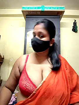 Snapshot of Curvy_Trisha chatting on 07.13.26 Curvy Trisha online show from 07.13.26