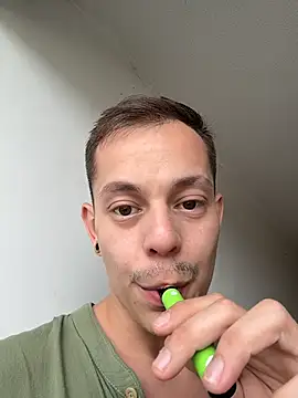 Snapshot of AxelMuller chatting on 02.08.26 AxelMuller online show from 02.08.26