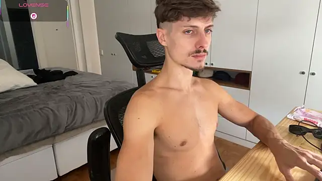 Snapshot of vitoraugustoxxx chatting on 02.02.26 vitoraugustoxxx online show from 02.02.26