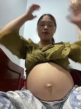 Snapshot of Emxinhka1 chatting on 04.05.26 Emxinhka1 online show from 04.05.26