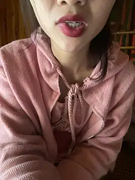 Snapshot of uyensexy chatting on 02.23.26 uyensexy online show from 02.23.26