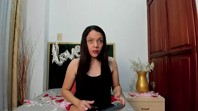 Snapshot of AnnaBroooks chatting on 02.15.26 AnnaBroooks online show from 02.15.26