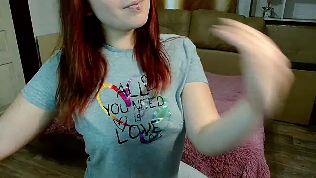 Snapshot of NotYourDoll chatting on 01.09.25 NotYourDoll online show from 01.09.25