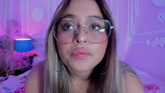 Snapshot of AngellVisen chatting on 02.12.26 AngellVisen online show from 02.12.26