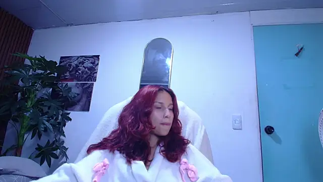 Snapshot of saphire_ chatting on 02.12.26 saphire online show from 02.12.26