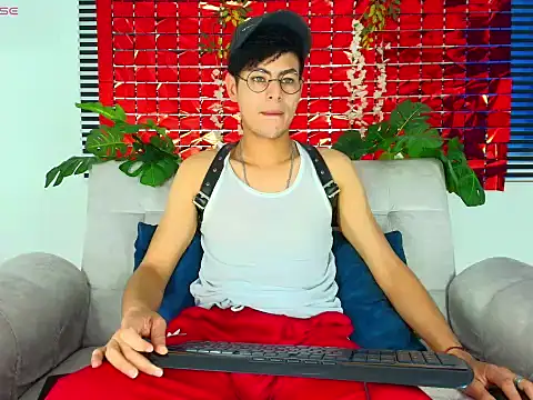 Snapshot of ThiiagoSaeenz chatting on 02.17.26 ThiiagoSaeenz online show from 02.17.26