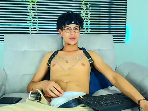 ThiiagoSaeenz online show from 04.01.26