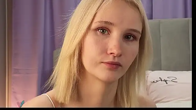 CrystalLili online show from 04.10.26