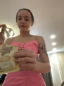 MiaTee online show from 02.23.26