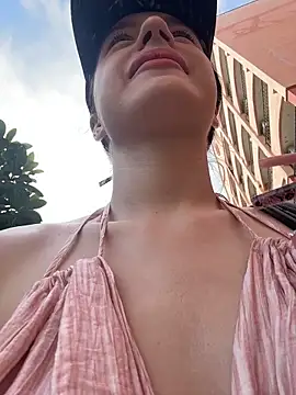 MiaTee online show from 03.18.26