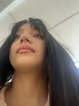 MiaTee online show from 05.19.26