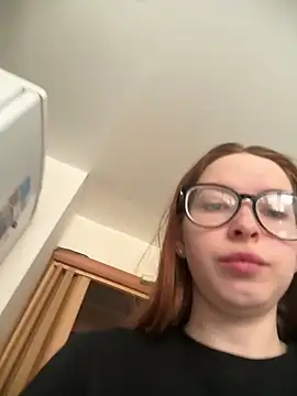 Snapshot of MalliSun chatting on 02.21.26 MalliSun online show from 02.21.26