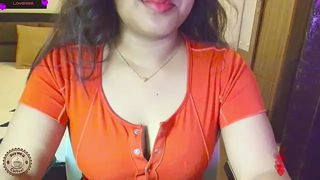 Snapshot of Yara-143 chatting on 06.30.26 Yara-143 online show from 06.30.26