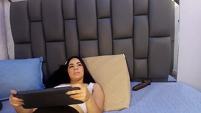 melany roberts  online show from 03.19.26