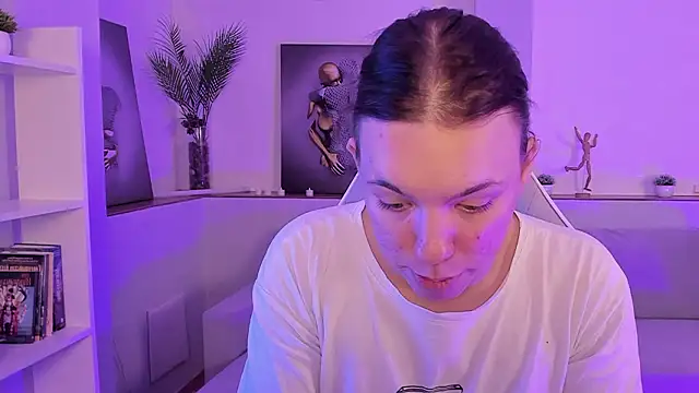 Snapshot of Madison_dolly chatting on 02.28.26 Madison dolly online show from 02.28.26