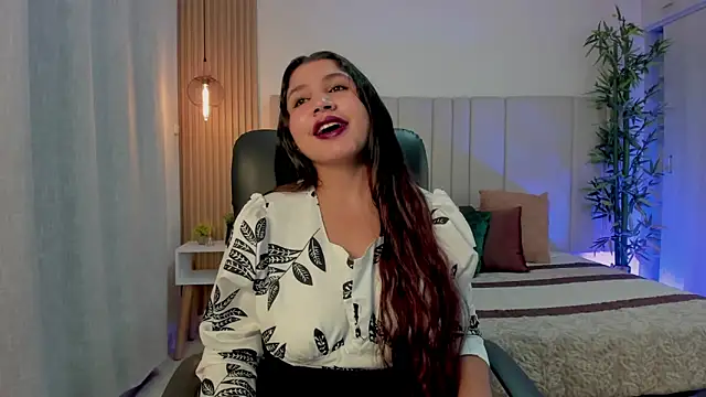 Snapshot of Victoria_Rosee chatting on 04.28.26 Victoria Rosee online show from 04.28.26
