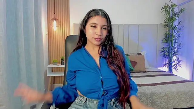 Snapshot of Victoria_Rosee chatting on 05.09.26 Victoria Rosee online show from 05.09.26