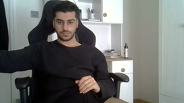 Snapshot of ciceroable chatting on 04.25.26 ciceroable online show from 04.25.26