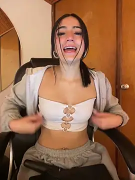 Snapshot of Valery_pink18 chatting on 02.18.26 Valery pink18 online show from 02.18.26