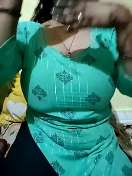 Snapshot of PARI51 chatting on 02.11.26 PARI51 online show from 02.11.26