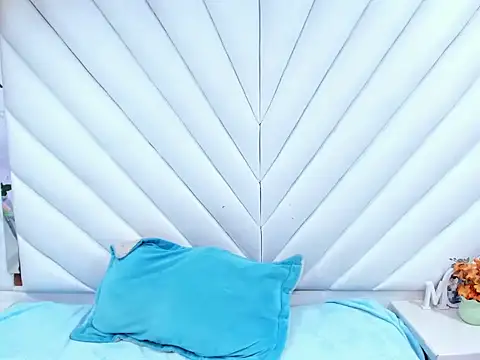 Snapshot of Lunaa_Brunettee chatting on 02.01.26 Lunaa Brunettee online show from 02.01.26