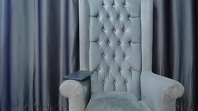 Snapshot of Ellie_Dollie chatting on 07.04.26 Ellie Dollie online show from 07.04.26