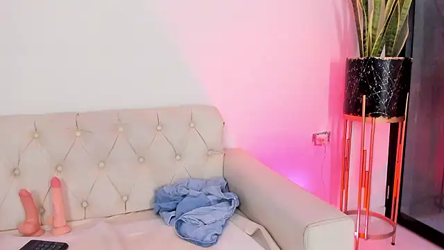 Snapshot of liorah_wolf chatting on 02.28.26 liorah wolf online show from 02.28.26