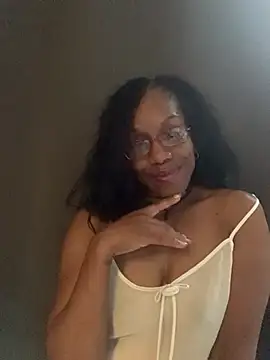 Snapshot of NatalieGainer_goodies chatting on 05.22.26 NatalieGainer goodies online show from 05.22.26