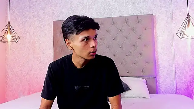 Alejandroo Montenegro online show from 05.24.26