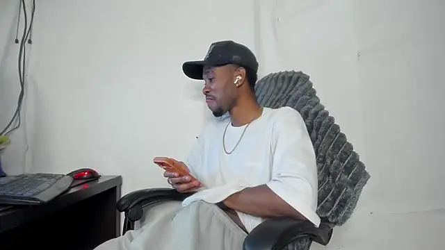 Snapshot of Kofi_exotic_2 chatting on 07.15.26 Kofi exotic 2 online show from 07.15.26