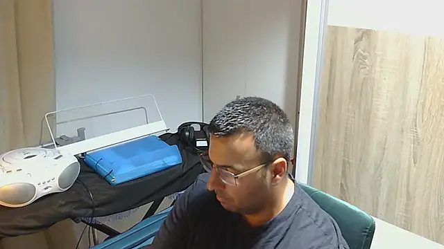 Snapshot of VanillaTime78-Jorge chatting on 06.30.26 VanillaTime78-Jorge online show from 06.30.26