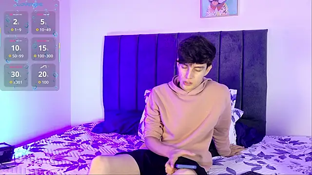Snapshot of axxxel_twink chatting on 06.07.26 axxxel twink online show from 06.07.26