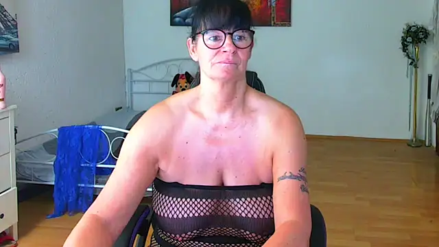 Sylly online show from 04.12.26