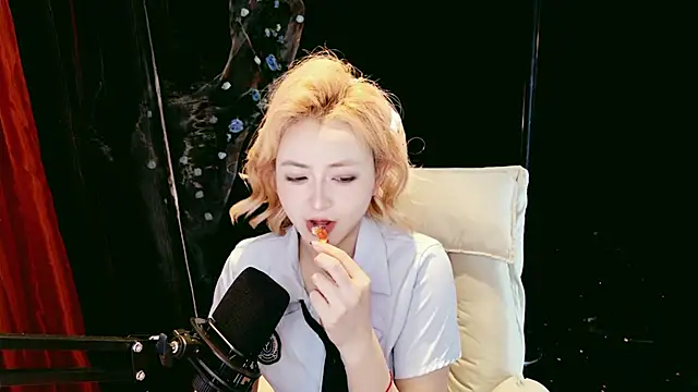 Lady-Mia777 online show from 02.11.26