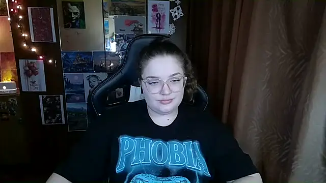 Snapshot of Teasing_Dora chatting on 02.14.26 Teasing Dora online show from 02.14.26