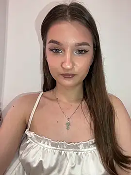 Green eyes lady online show from 02.24.26