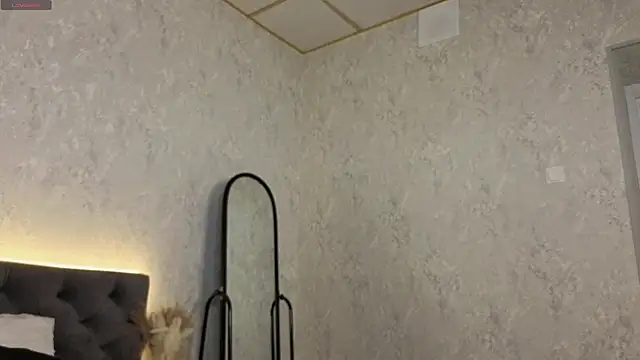 Scarle Whisper online show from 03.21.26