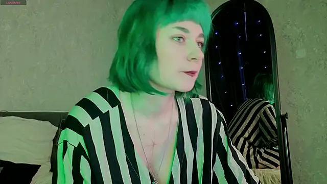 Scarle Whisper online show from 05.19.26