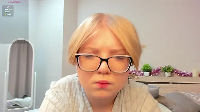 Snapshot of Lauraaa_Smith chatting on 02.24.26 Lauraaa Smith online show from 02.24.26