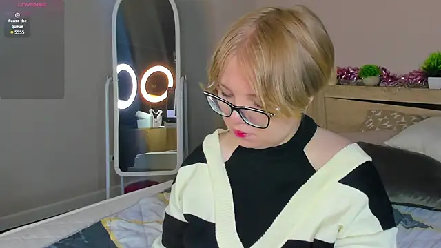 Snapshot of Lauraaa_Smith chatting on 03.02.26 Lauraaa Smith online show from 03.02.26