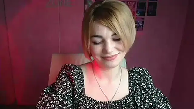 CuttieEmma online show from 04.08.26