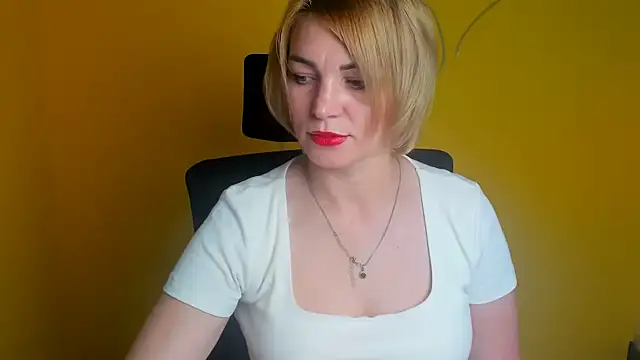 CuttieEmma online show from 07.03.26