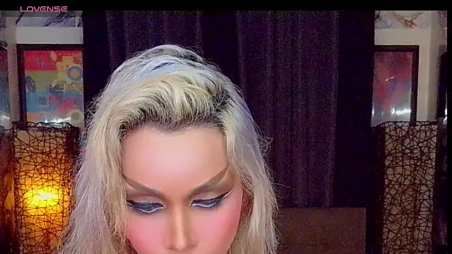 Snapshot of SeductiveSamanthaTS chatting on 07.15.26 SeductiveSamanthaTS online show from 07.15.26