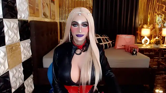 Snapshot of MonstrousCockDiva chatting on 04.25.26 MonstrousCockDiva online show from 04.25.26