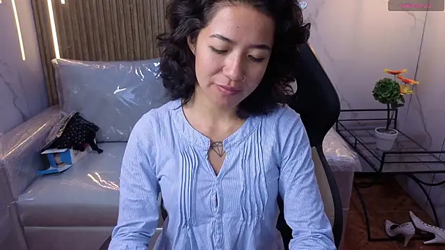 Snapshot of Lynn_turner chatting on 02.06.26 Lynn turner online show from 02.06.26