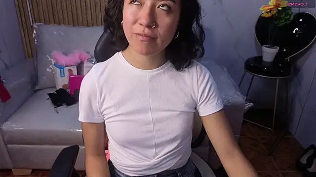 Snapshot of Lynn_turner chatting on 02.19.26 Lynn turner online show from 02.19.26